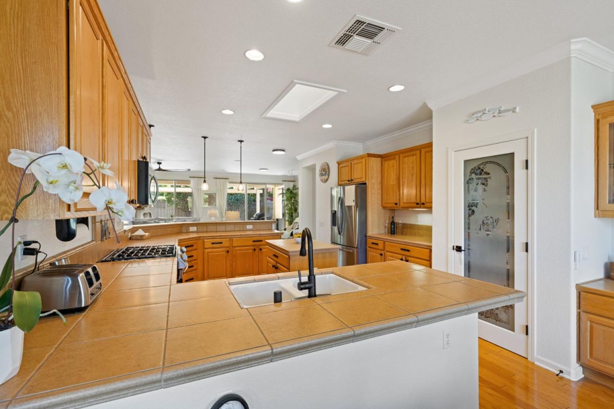 1760 Barn Valley