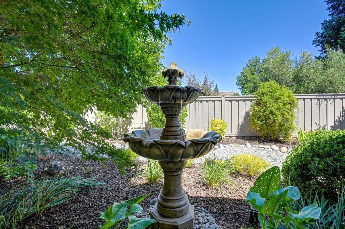 408 Daylily Lane