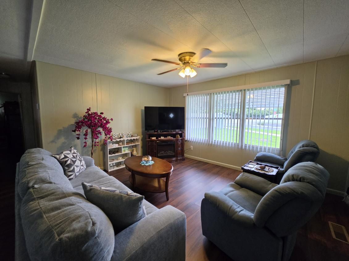15 Ramada Drive