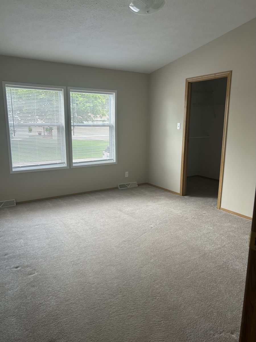 1180 Oak Ridge Drive