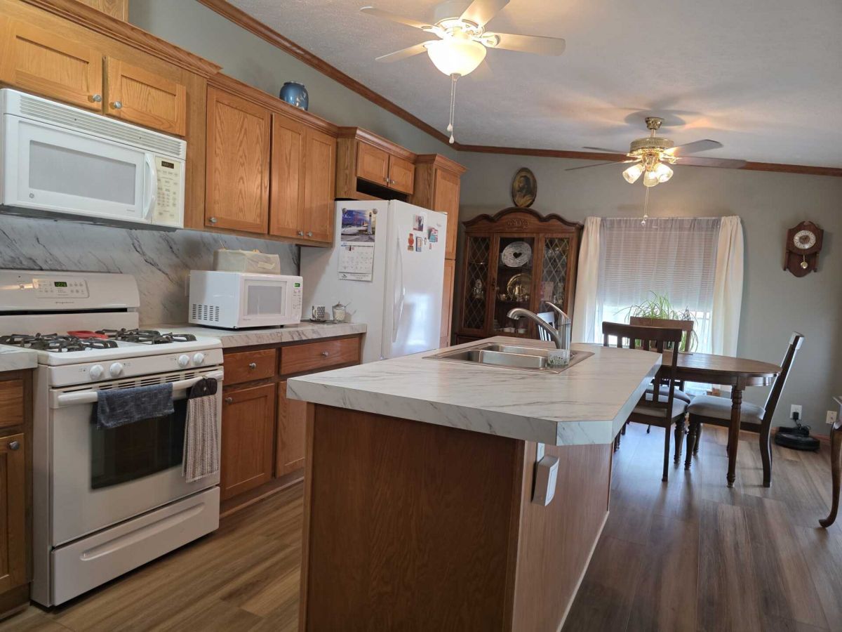 228 Pin Oak Circle