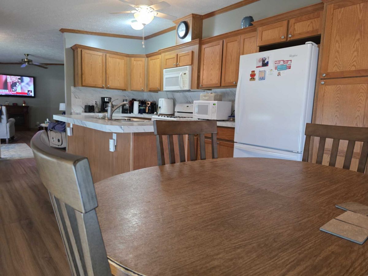 228 Pin Oak Circle