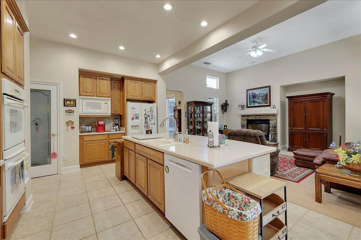 2612 Heritage Park Lane