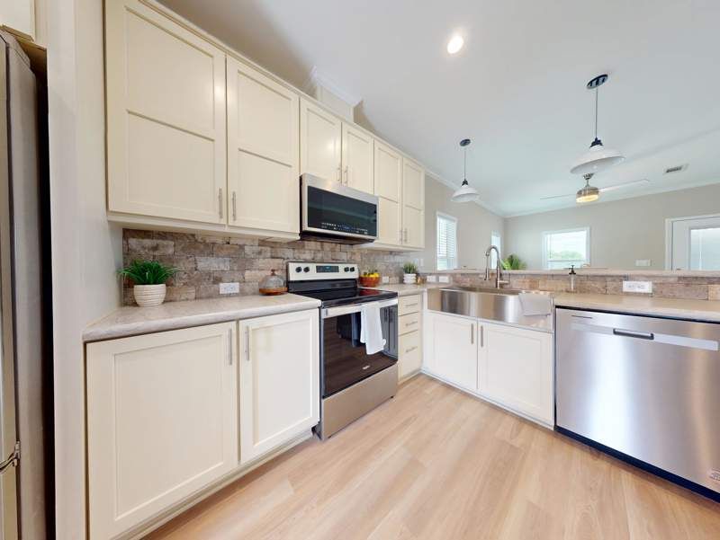 25671 Redblush Circle
