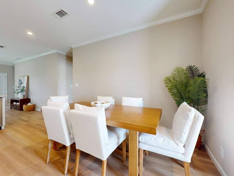 25671 Redblush Circle