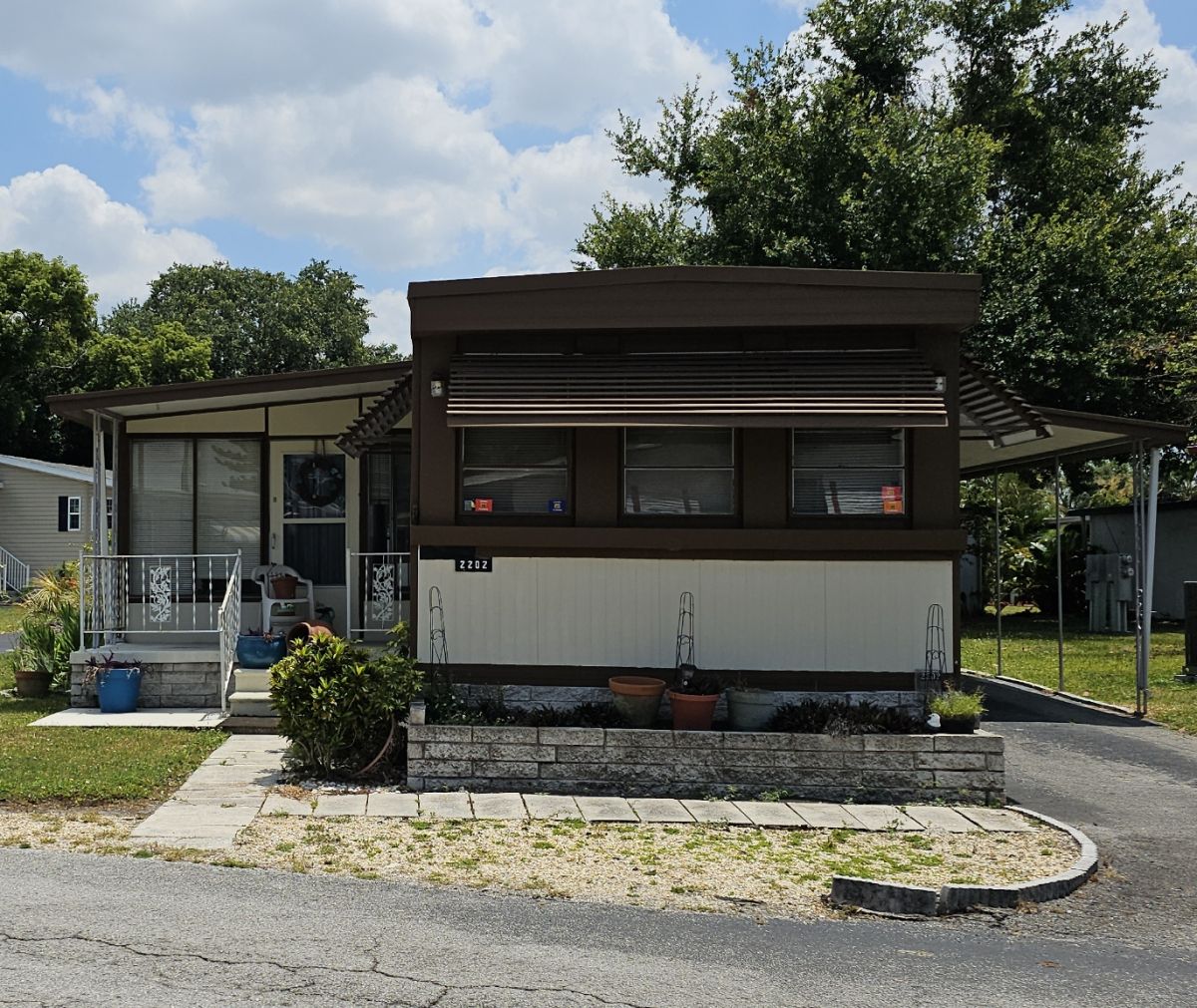 2202 Mo-Ho Drive