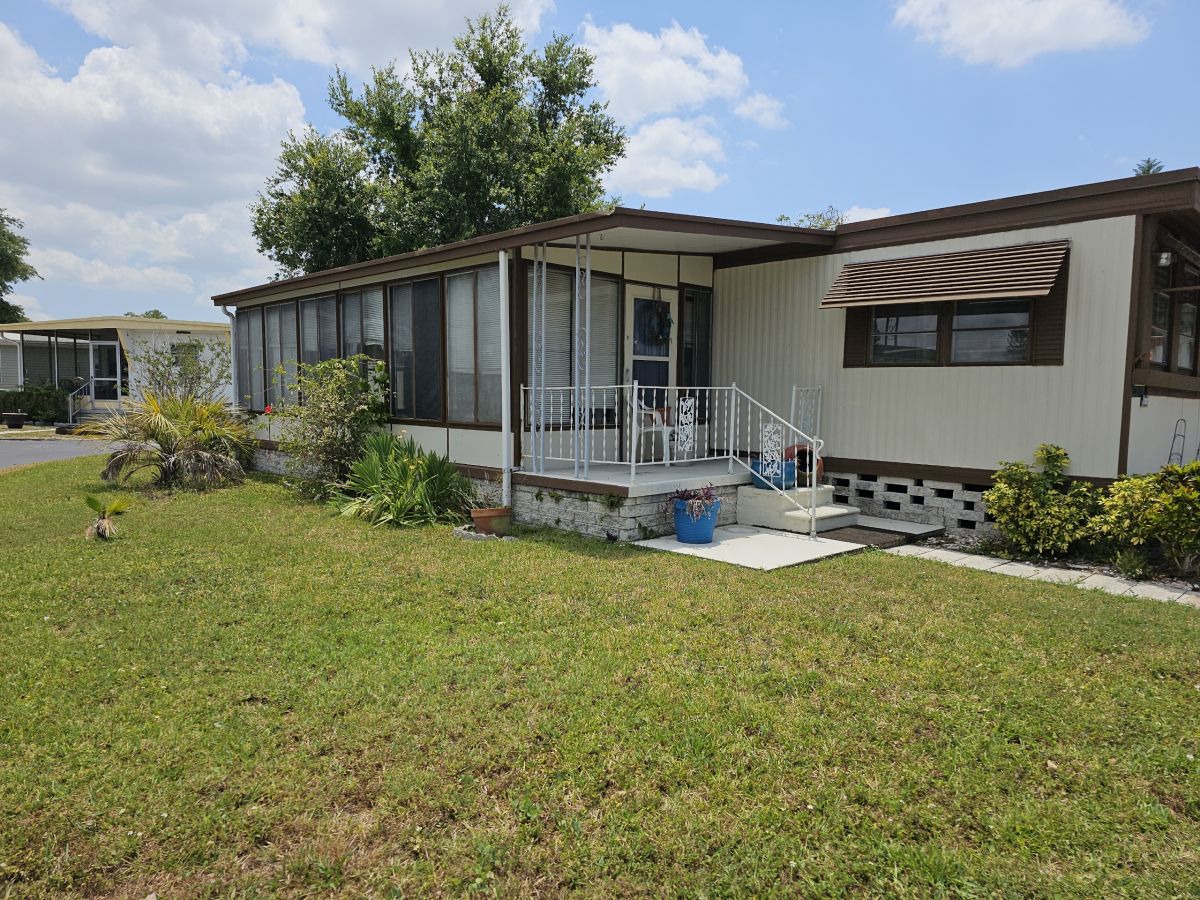 2202 Mo-Ho Drive