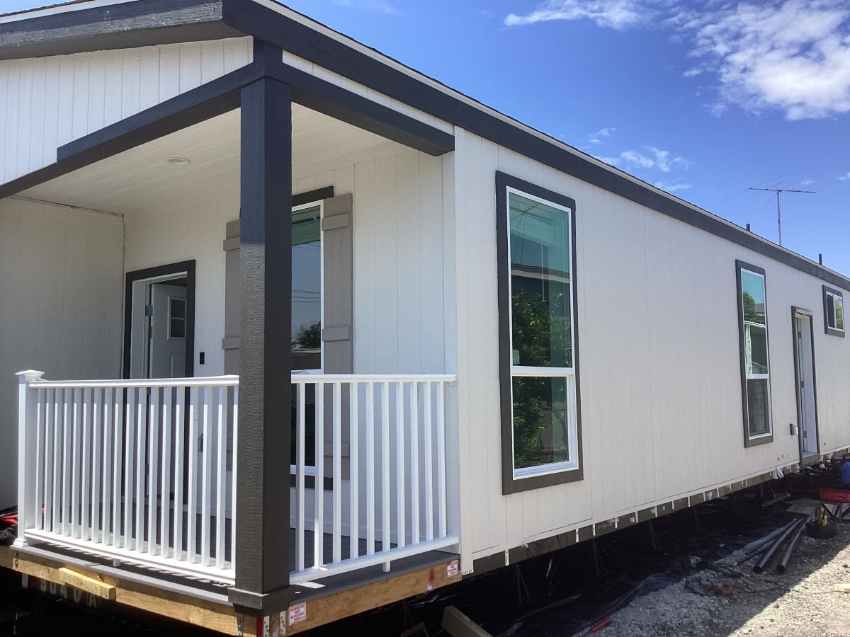 1001 West Lambert Road #082