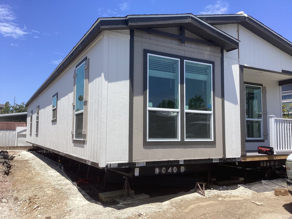 1001 West Lambert Road #082