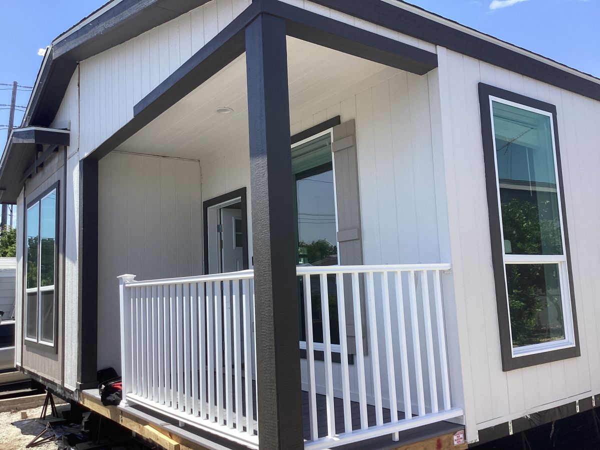 1001 West Lambert Road #082