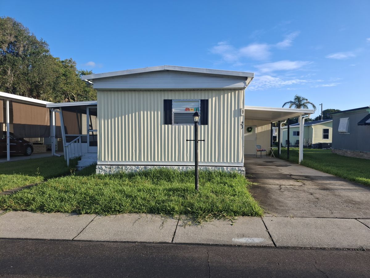 1000 Walker St 23