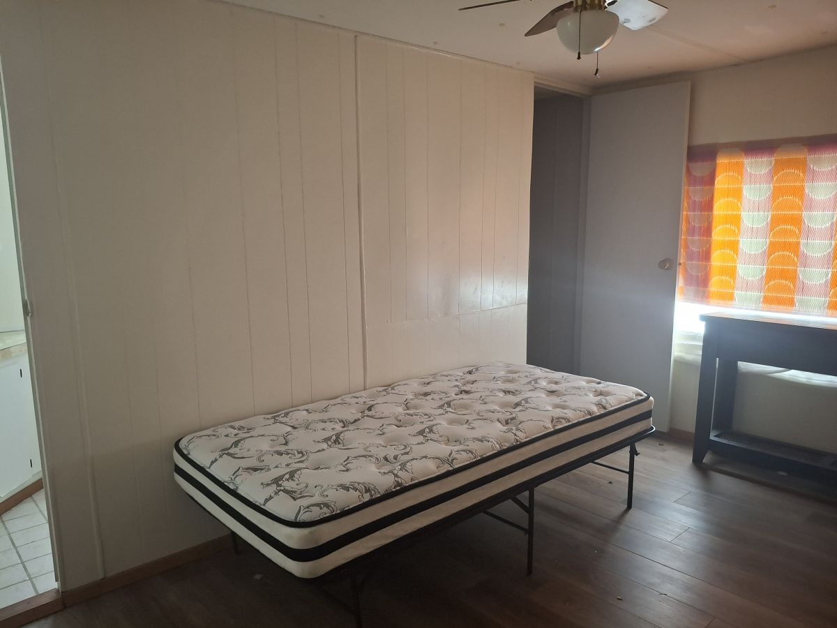 1000 Walker St 23