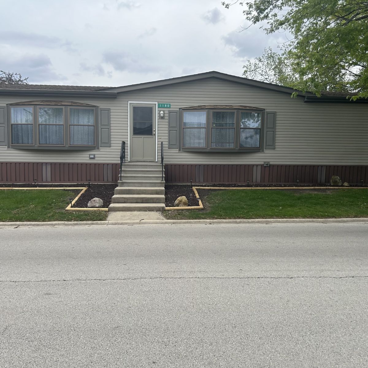 1180 Oak Ridge Drive