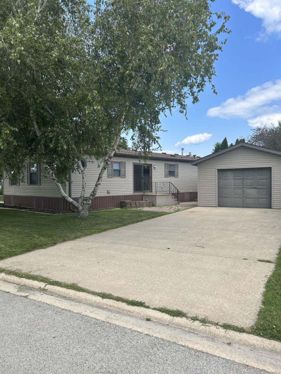 1180 Oak Ridge Drive