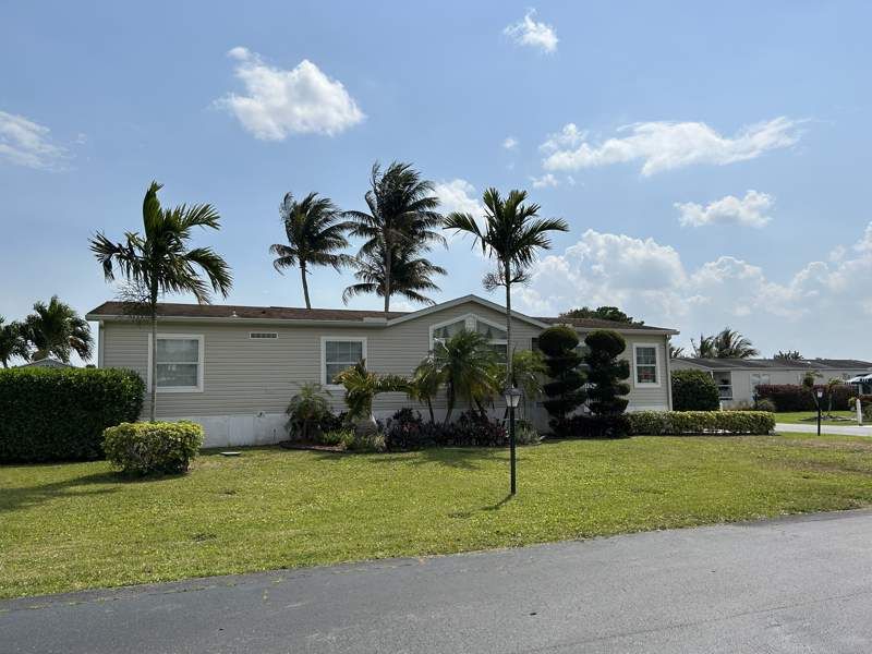8548 Duke Court West #405