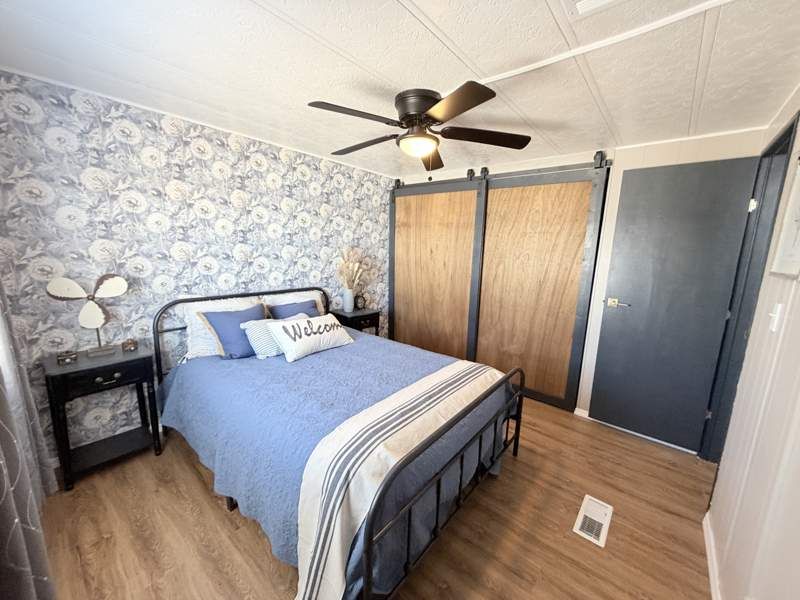 3300 E. Broadway Rd. #208