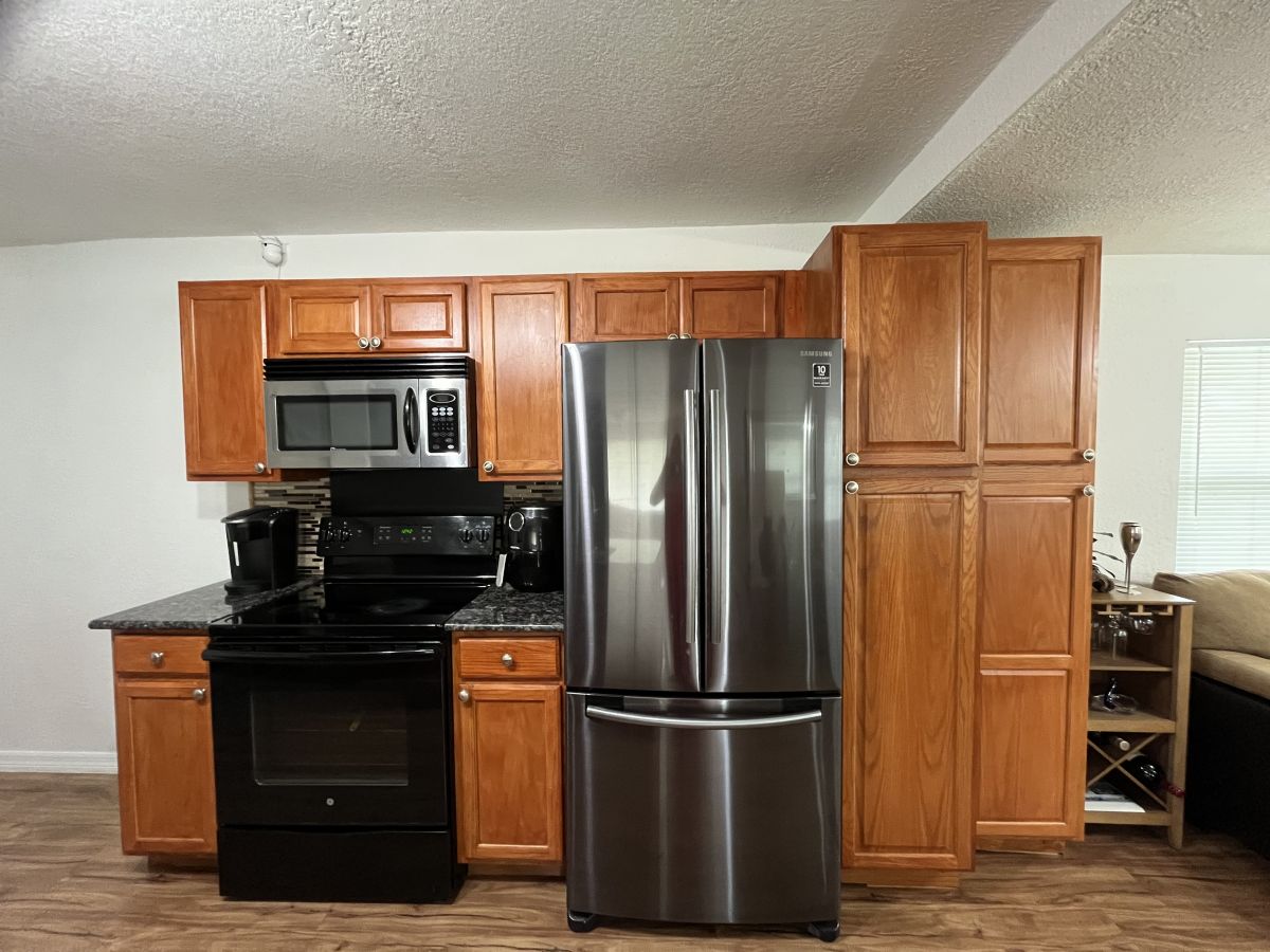 212 SONNET LN.