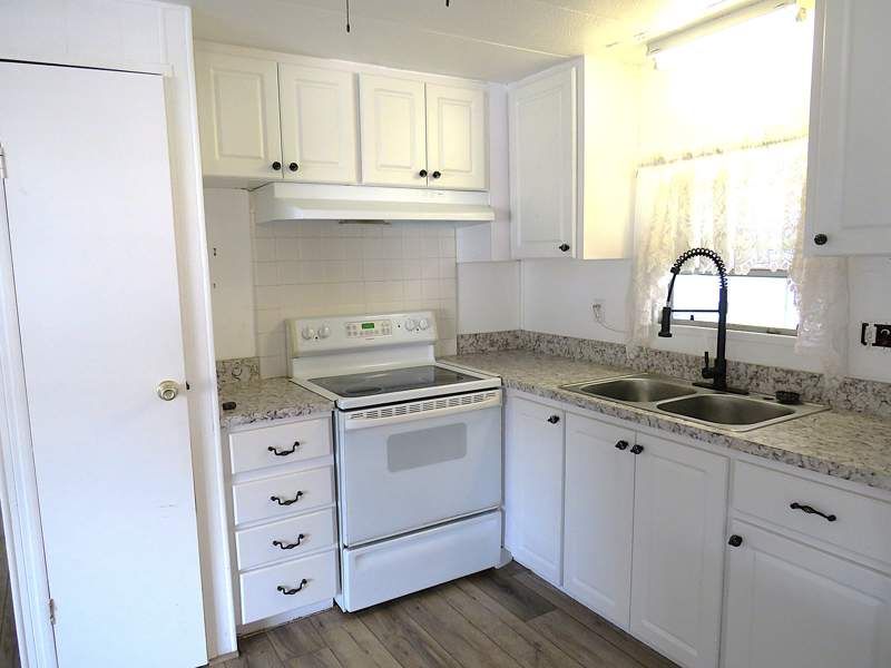 943 Laura St.