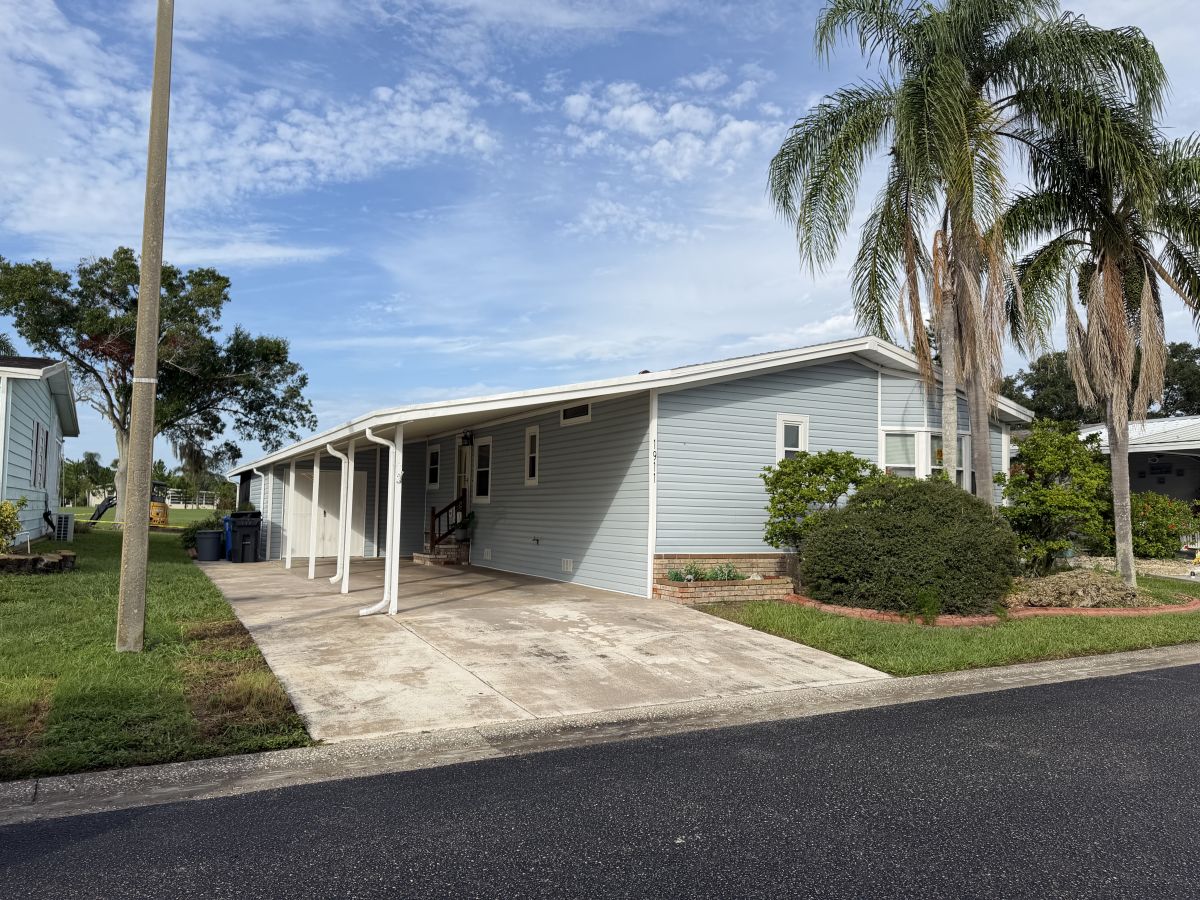 1911 BAYOU DRIVE NORTH