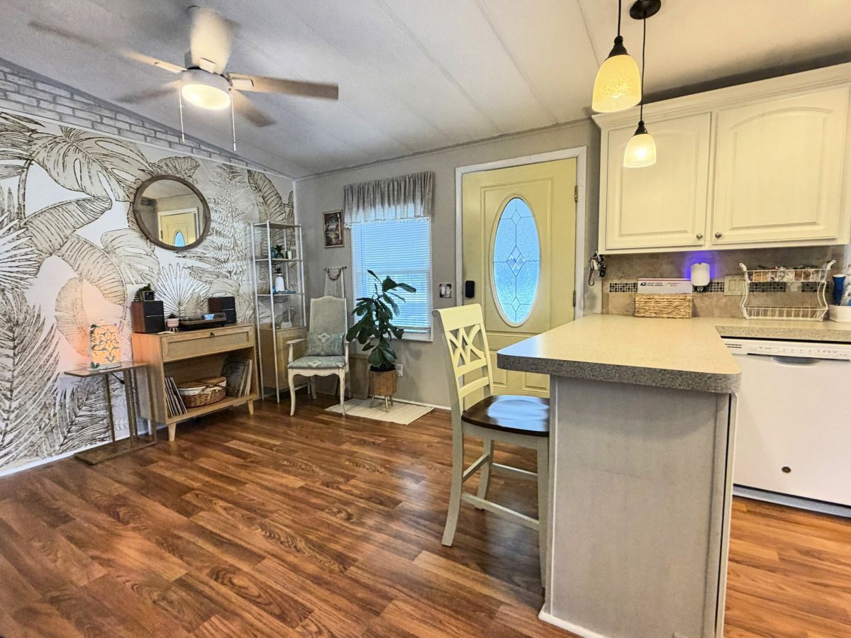 1911 BAYOU DRIVE NORTH