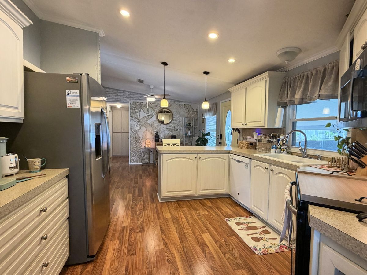 1911 BAYOU DRIVE NORTH