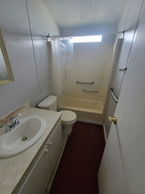 2692 NE Hwy 70, #2