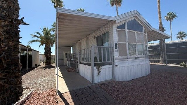 305 S. Val Vista Drive #104