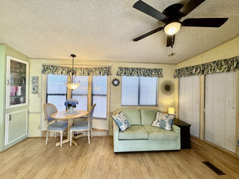 10442 N Frontage Rd #198