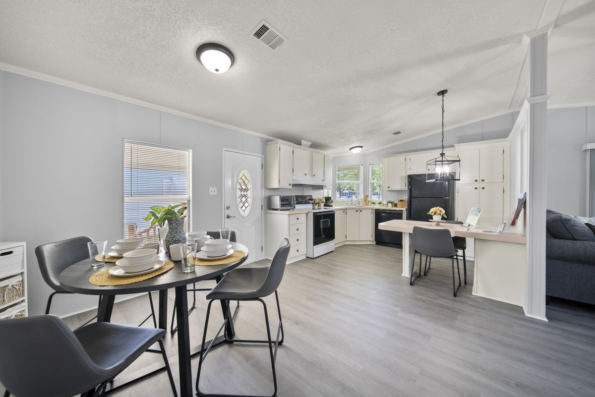 3000 US HWY 17/92 W, LOT #263
