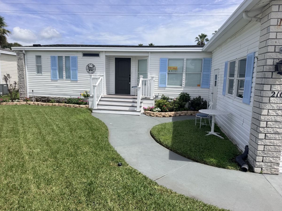 216 Golf View Dr