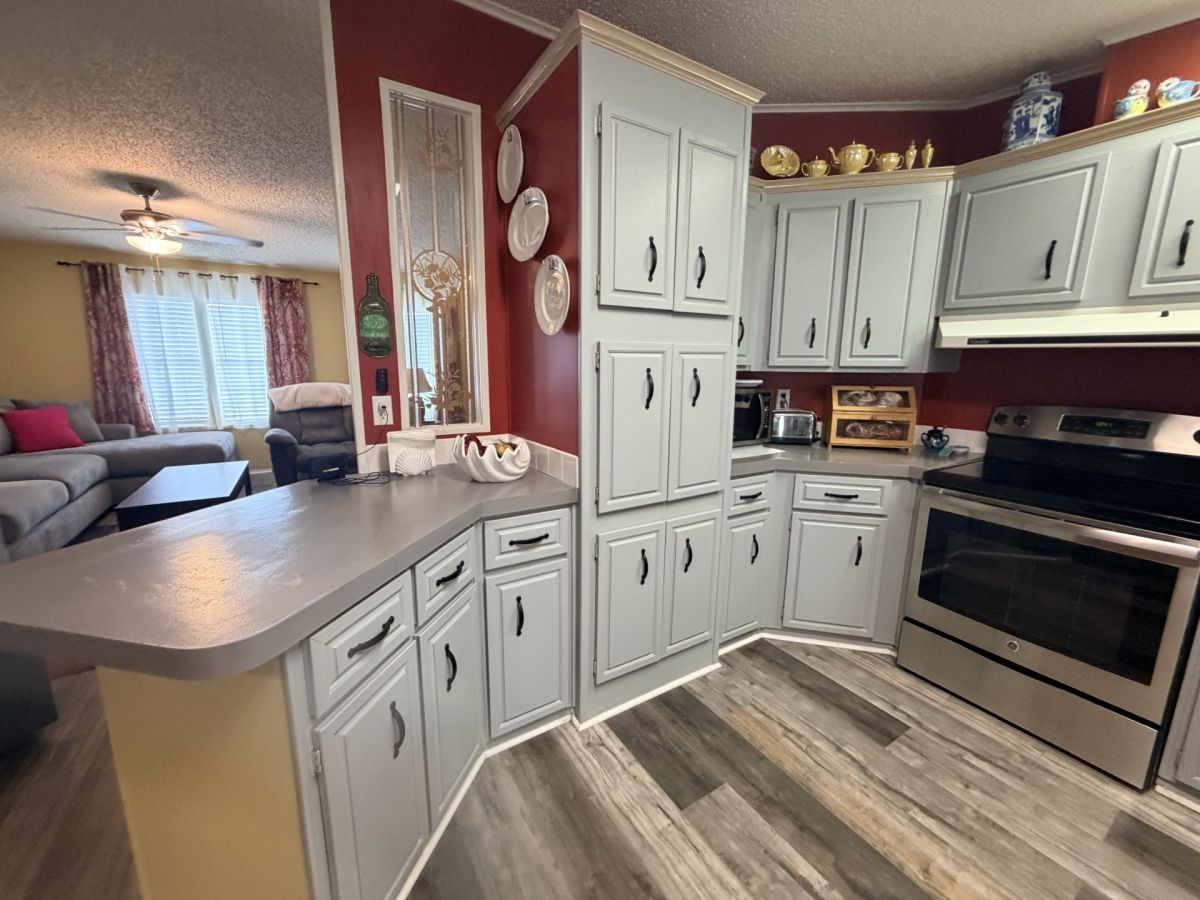 216 Golf View Dr