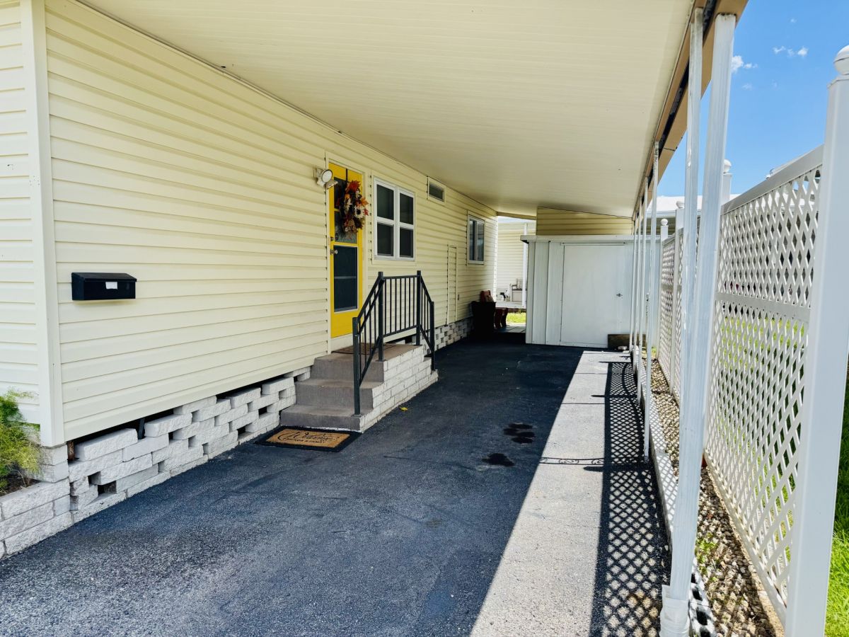 1902 Onaka Drive