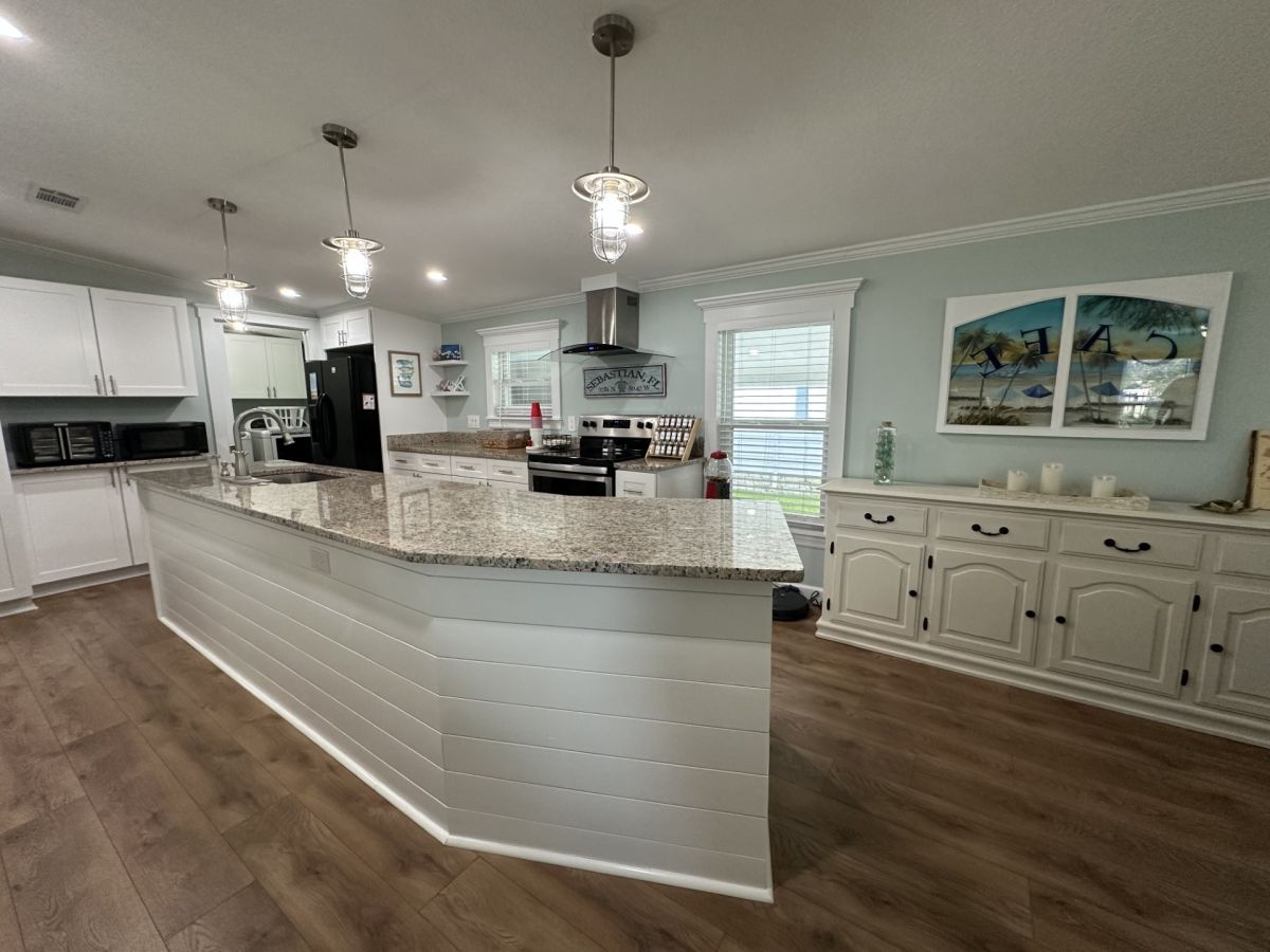 2210 EAST LAKEVIEW DRIVE