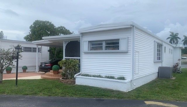 1320 S 33rd Road