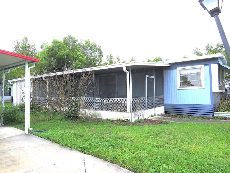 841 Poinsettia St.
