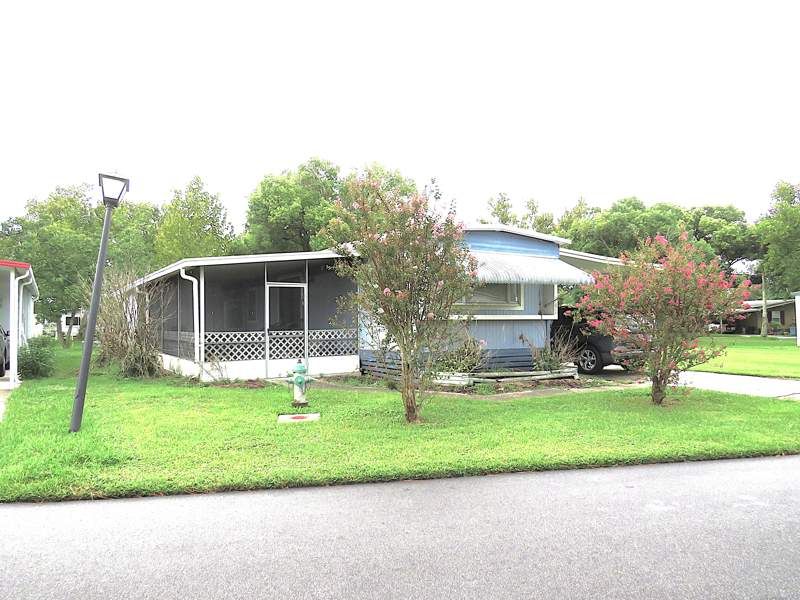841 Poinsettia St.