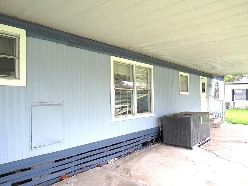 841 Poinsettia St.
