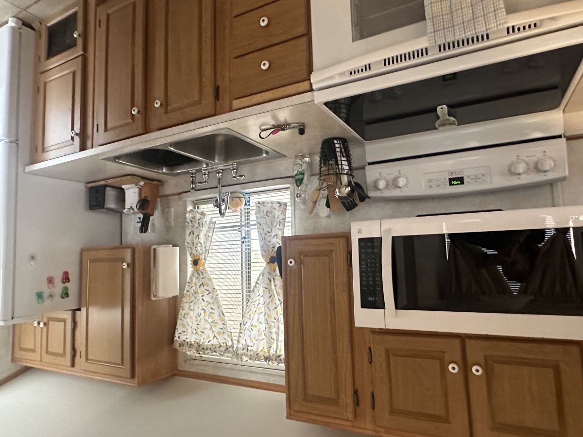 1110 North Henness Road, Site 1096