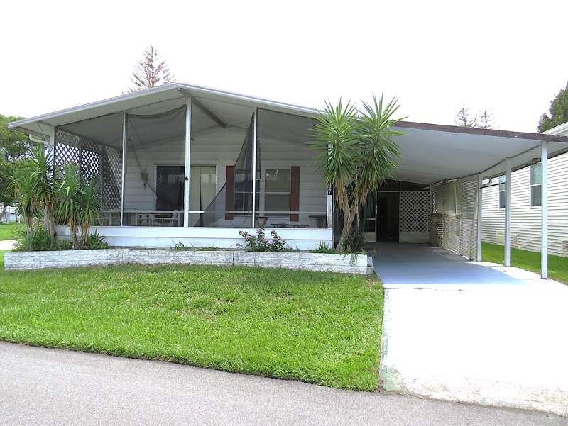697 Royal Palm Dr.