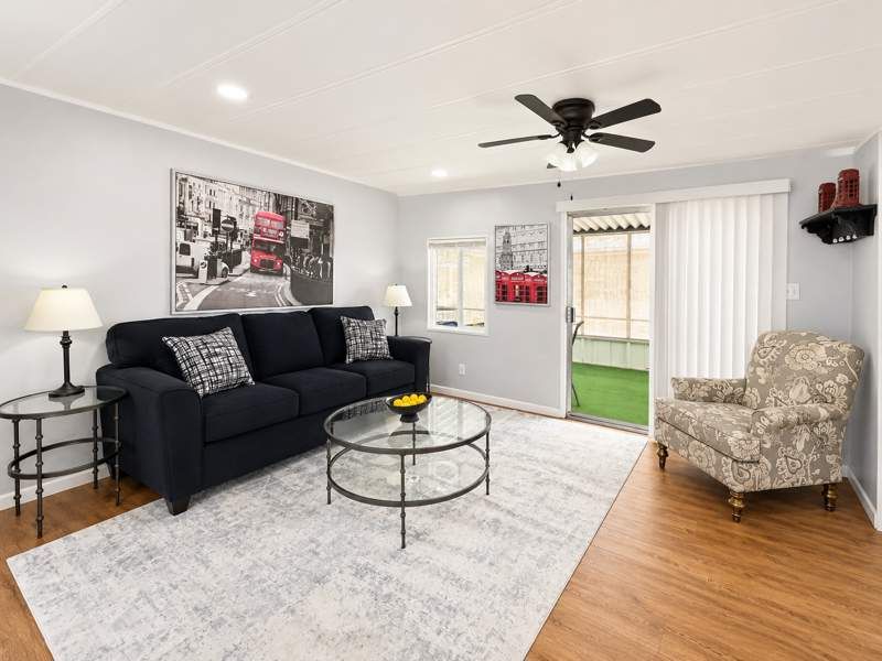 3300 E. Broadway Rd. #209