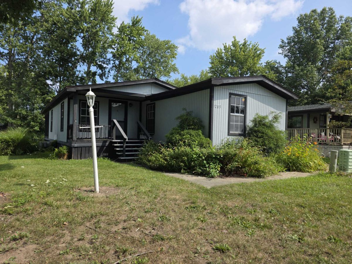 203 Hickory Circle