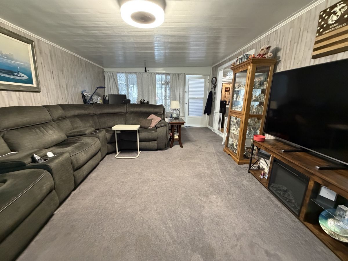 232 DIXIE CIRCLE