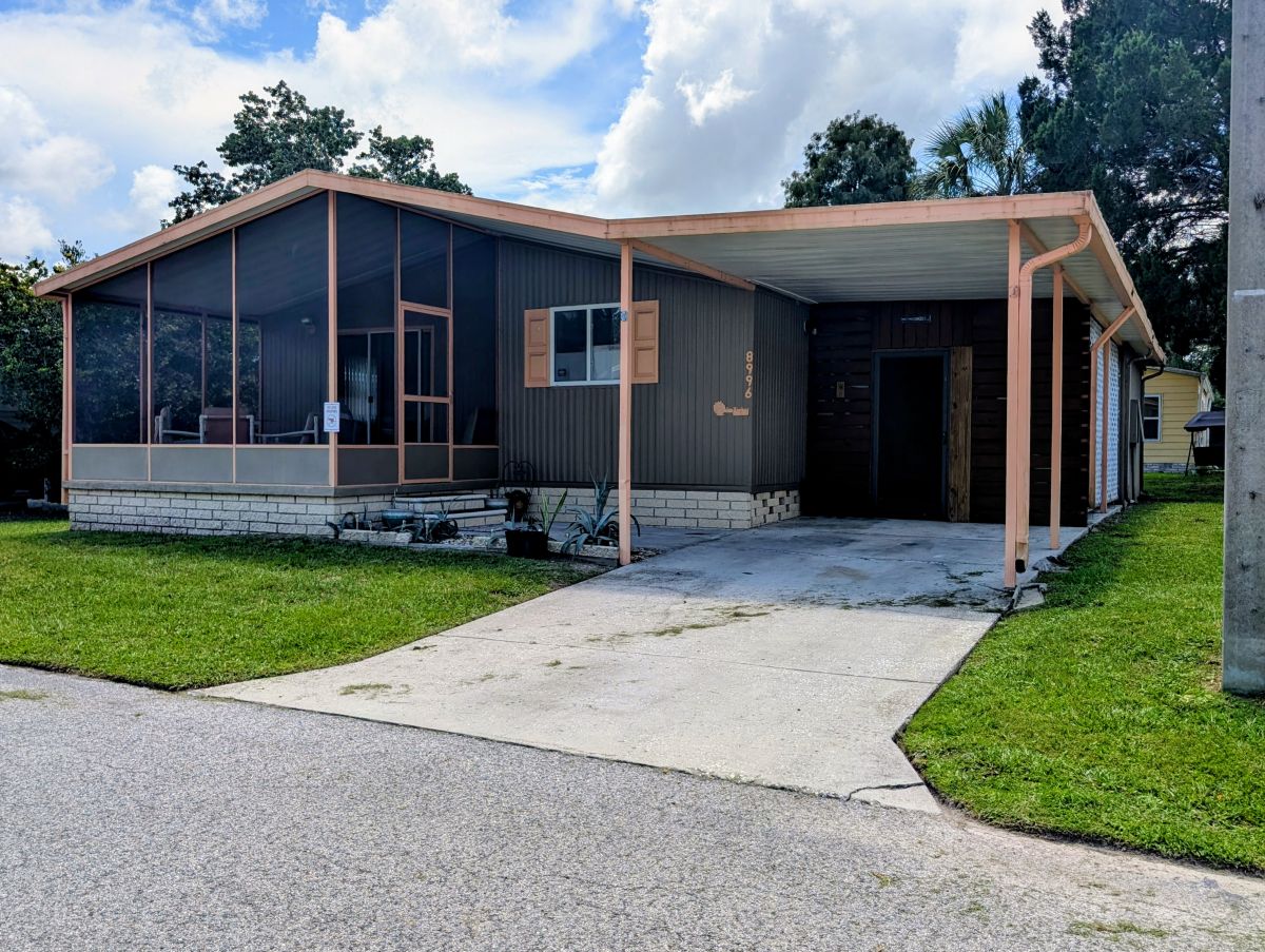 8996 W Forest View Drive