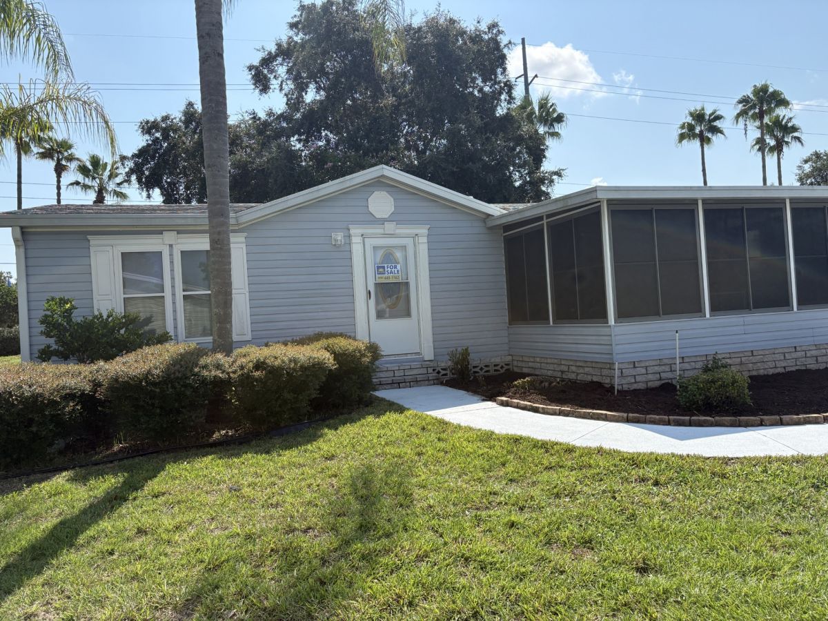 200 Bay Breeze Loop