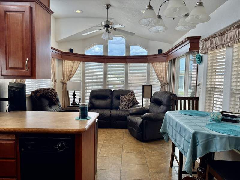 10442 N Frontage Rd #189