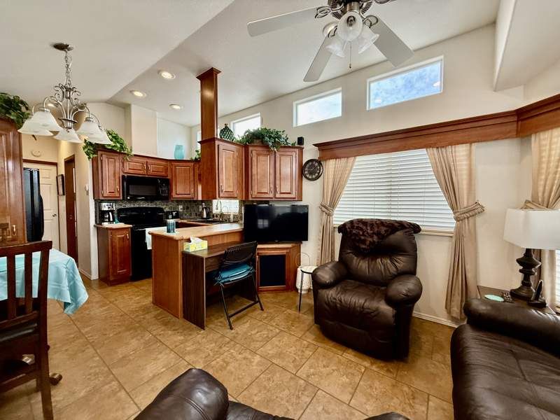 10442 N Frontage Rd #189