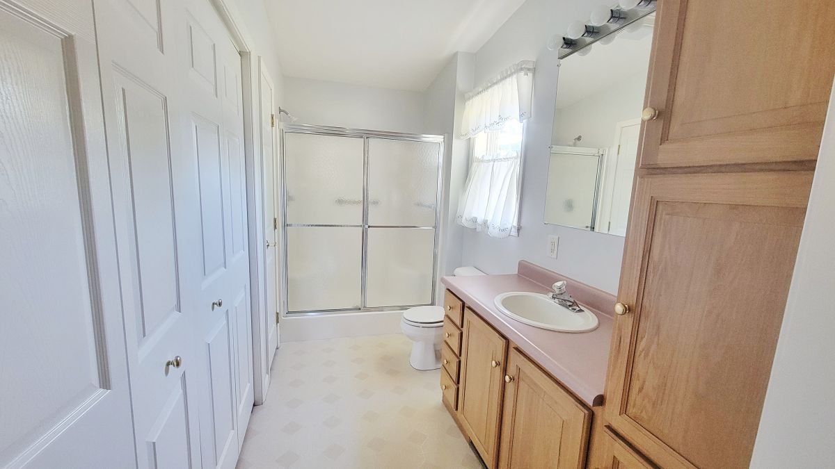 2 Red Oak Drive