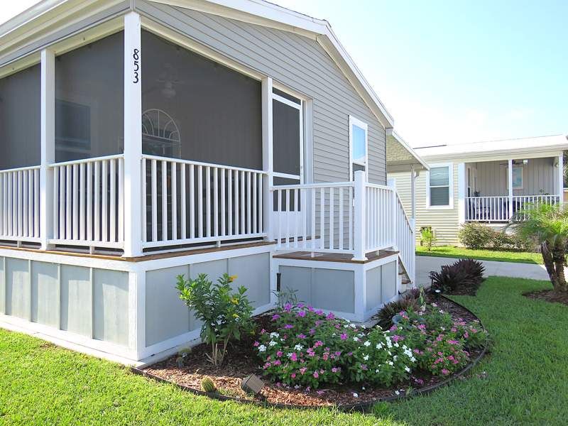 853 Sabal Palm Dr.