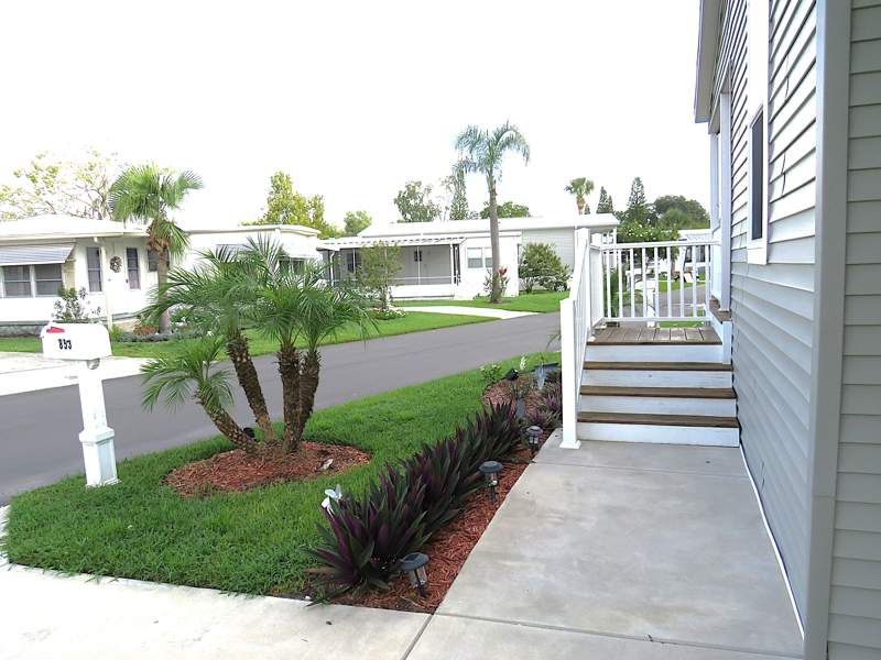853 Sabal Palm Dr.