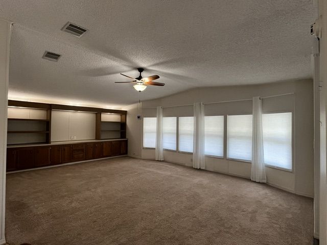 2280 Primavera Ave.